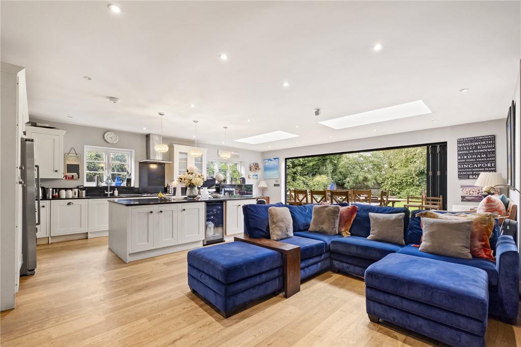 Reception /Kitchen