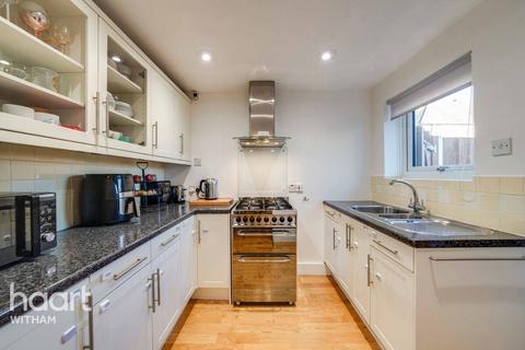 3 bedroom terraced house for sale, Elizabeth Avenue, Witham