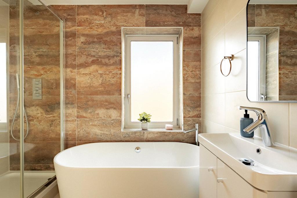 Principal Bathroom