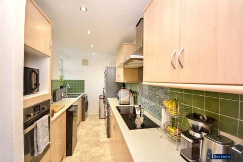 2 bedroom flat for sale, Ferguson Court, Ferguson Avenue, Gidea Park, Romford, RM2
