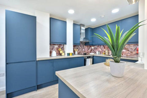 4 bedroom apartment to rent, South Park Road, London SW19