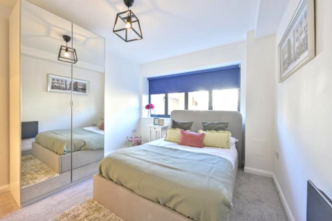4 bedroom apartment to rent, South Park Road, London SW19