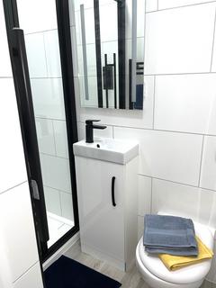 4 bedroom apartment to rent, South Park Road, London SW19