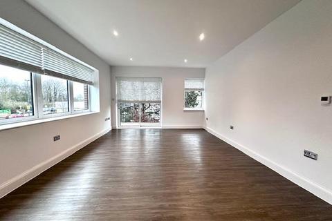 2 bedroom house to rent, Everard Close, St. Albans
