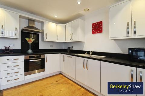 2 bedroom apartment to rent, Park Lane Plaza, Jamaica Street, Liverpool