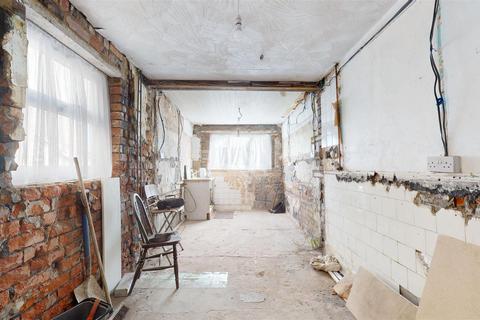 2 bedroom end of terrace house for sale, Temple Street, Bedminster, Bristol
