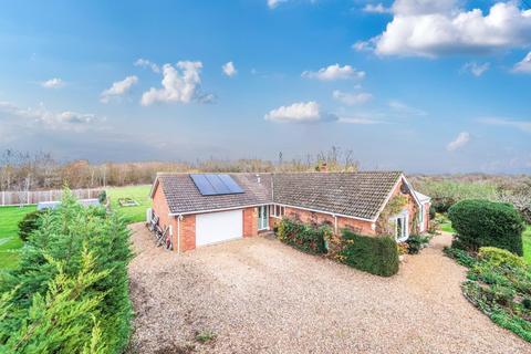 4 bedroom detached bungalow for sale, High Street, Tadlow SG8