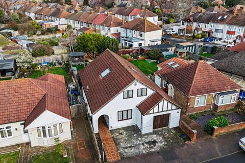 4 bedroom detached house for sale, Gerrard Avenue, Rochester, Kent, ME1 2RW