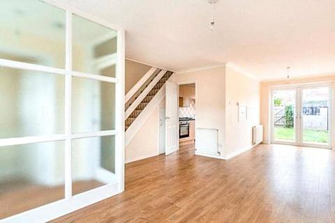 3 bedroom terraced house to rent, The Cape, Littlehampton, BN17