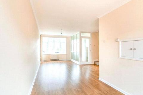 3 bedroom terraced house to rent, The Cape, Littlehampton, BN17