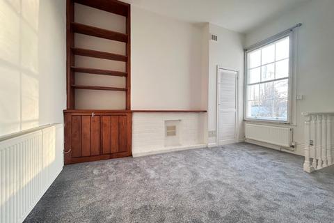 2 bedroom flat to rent, London Road, Cheltenham GL52