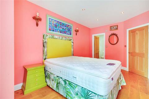 2 bedroom flat to rent, Josephine Avenue, London SW2