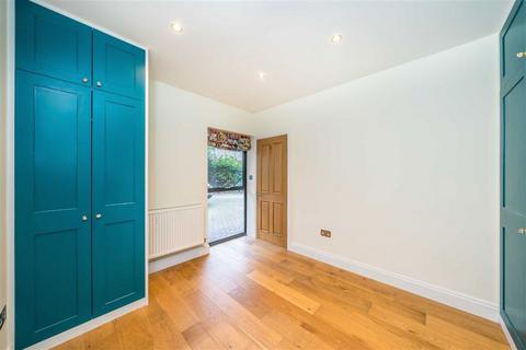 2 bedroom flat to rent, Josephine Avenue, London SW2