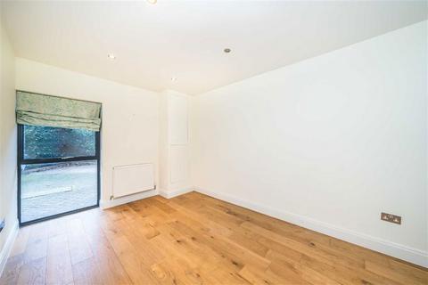 2 bedroom flat to rent, Josephine Avenue, London SW2