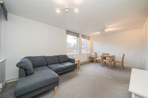 1 bedroom flat to rent, More Close, London W14