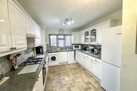 2 bedroom detached bungalow for sale, Tan Yr Wylfa, Abergele, Conwy, LL22 7DX