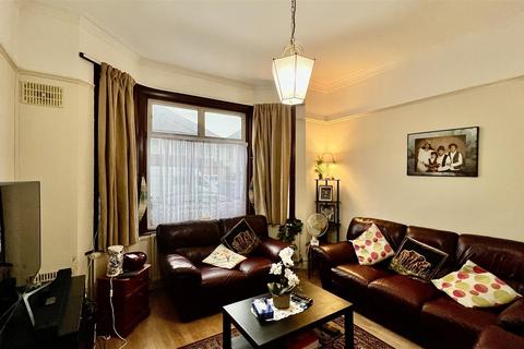 3 bedroom terraced house for sale, Sunnycroft Road, Hounslow TW3