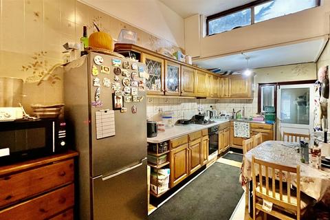 3 bedroom terraced house for sale, Sunnycroft Road, Hounslow TW3