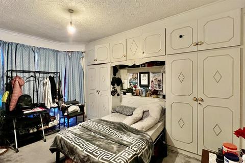 3 bedroom terraced house for sale, Sunnycroft Road, Hounslow TW3