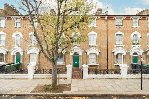 Studio to rent, Kingsgate Road, London NW6