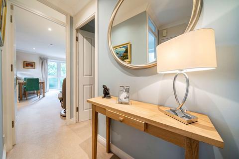 2 bedroom flat for sale, Cromwell Road, Teddington TW11