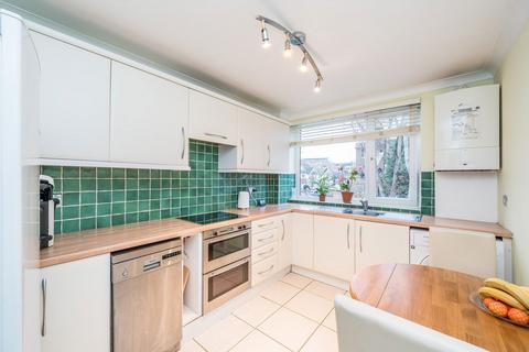 2 bedroom flat for sale, London Road, Twickenham TW1