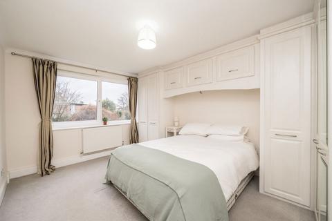 2 bedroom flat for sale, London Road, Twickenham TW1