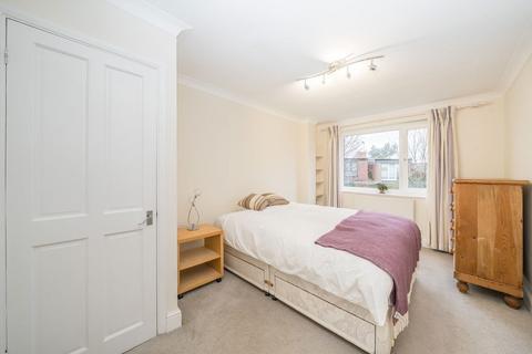 2 bedroom flat for sale, London Road, Twickenham TW1