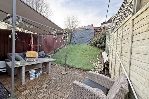 undefined, Tyla Garw, Pontyclun CF72