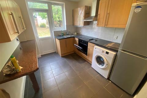 3 bedroom semi-detached house to rent, Hale Lane, Edgware