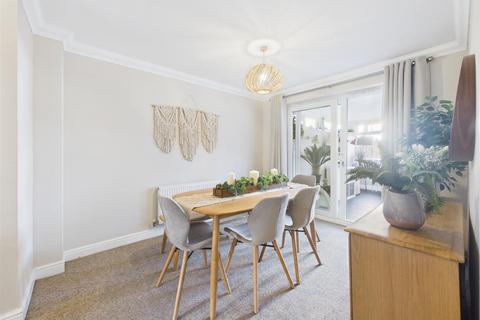 3 bedroom detached house for sale, Windfall Way, Elmbridge, Gloucester