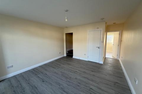 3 bedroom terraced house to rent, Tokyngton Avenue, Wembley