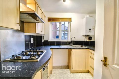 2 bedroom terraced house to rent, Buccaneer Close, Newport