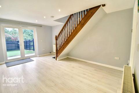 2 bedroom terraced house to rent, Buccaneer Close, Newport