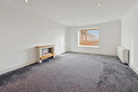2 bedroom flat to rent, Wilkinson Drop, Oak Road South, Benfleet