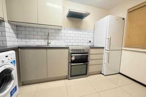 2 bedroom flat to rent, Braybourne Drive, Isleworth