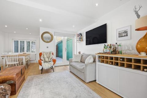 3 bedroom terraced house for sale, Douro Street, Bow