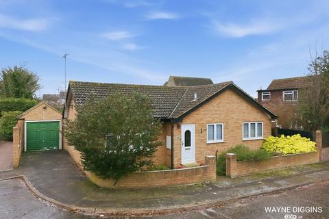 2 bedroom detached bungalow for sale, Cherrydown, Grays RM16