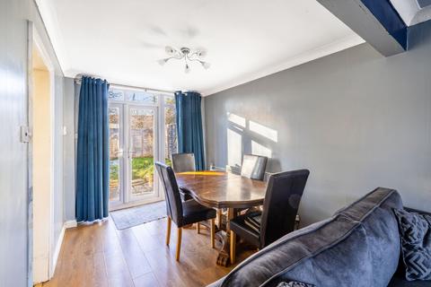 2 bedroom end of terrace house for sale, Silkham Road, Oxted, RH8