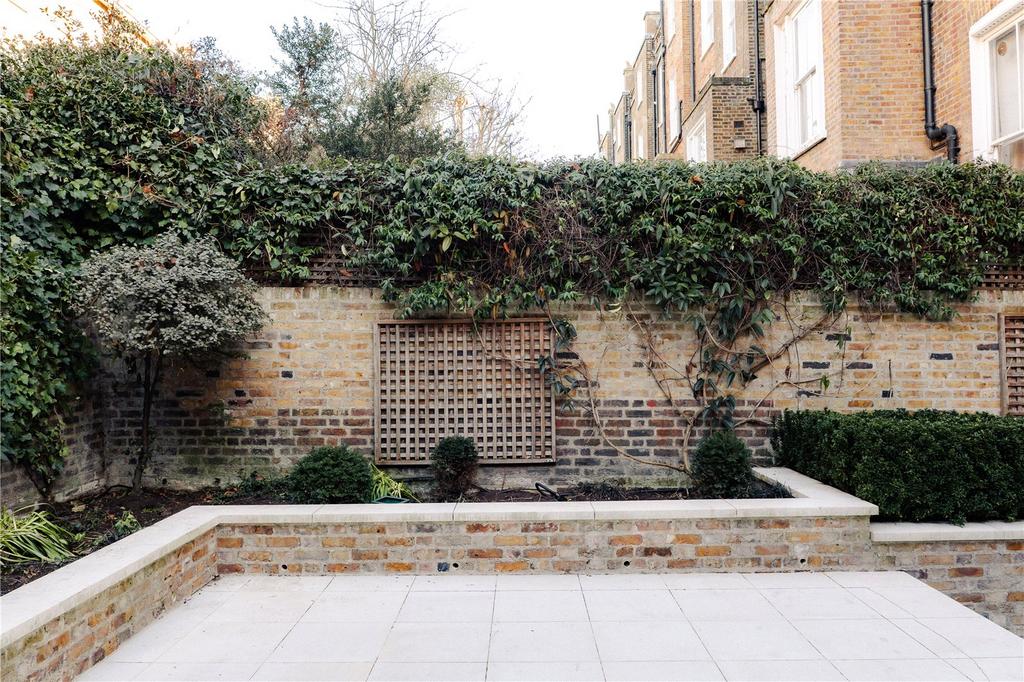 Private Patio Garden