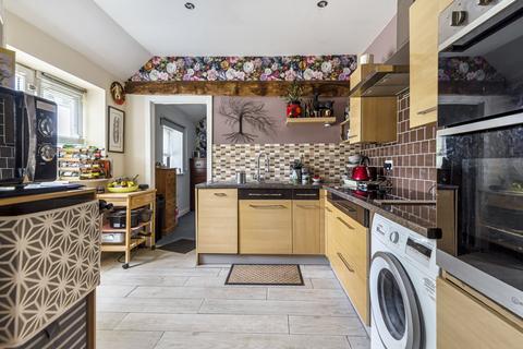 2 bedroom bungalow for sale, Petersfield Road, Monkwood, Alresford, Hampshire, SO24