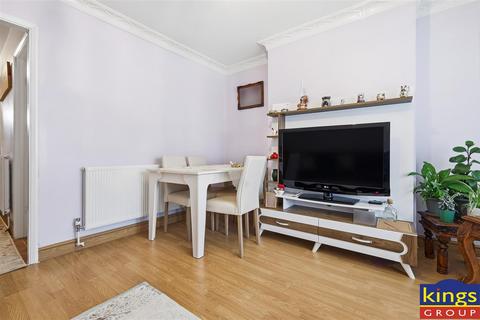 2 bedroom flat for sale, St. Stephens Close, London