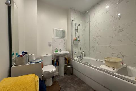1 bedroom apartment to rent, High Road, Ilford