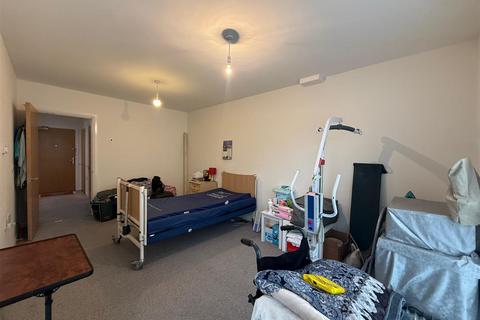 1 bedroom apartment to rent, High Road, Ilford