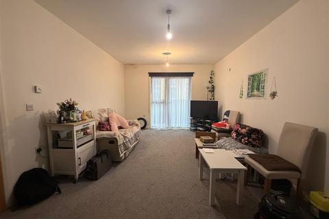 1 bedroom apartment to rent, High Road, Ilford