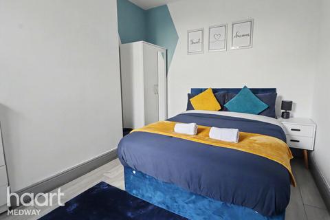 1 bedroom in a house share to rent, Rochester Street, CHATHAM