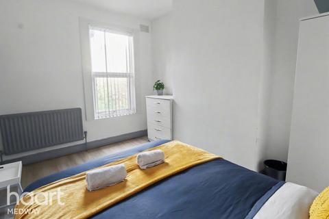 1 bedroom in a house share to rent, Rochester Street, CHATHAM