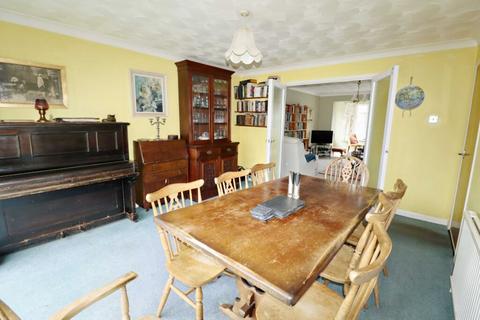 4 bedroom detached house for sale, Chichester Avenue, Hayling Island