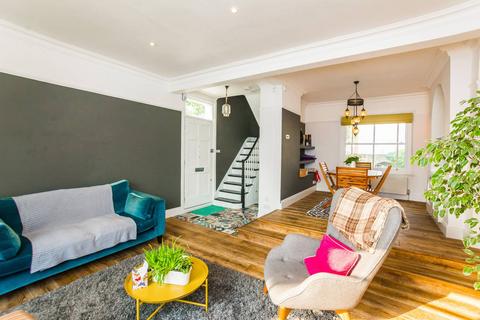 3 bedroom maisonette to rent, St Paul Street, Islington, London, N1