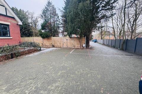 3 bedroom ground floor flat to rent, Sudbury Hill Close, Wembley HA0